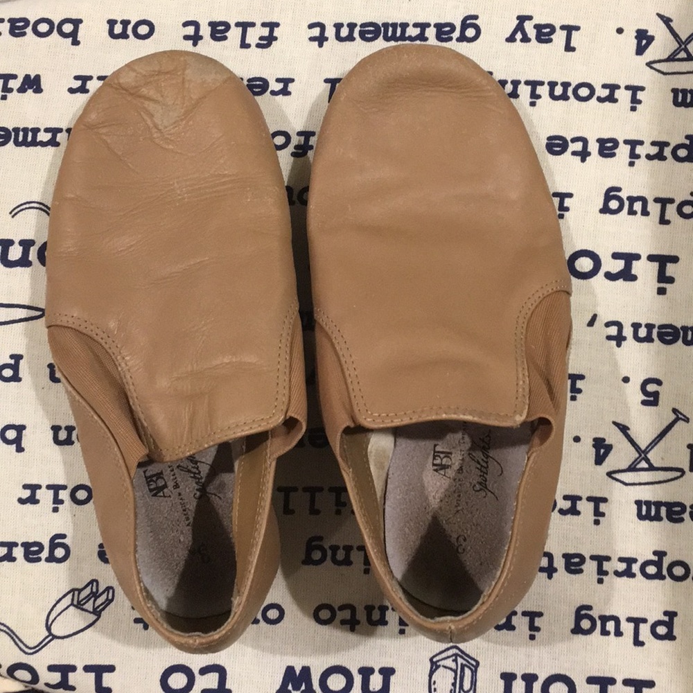 Jazz/dance shoes size 3